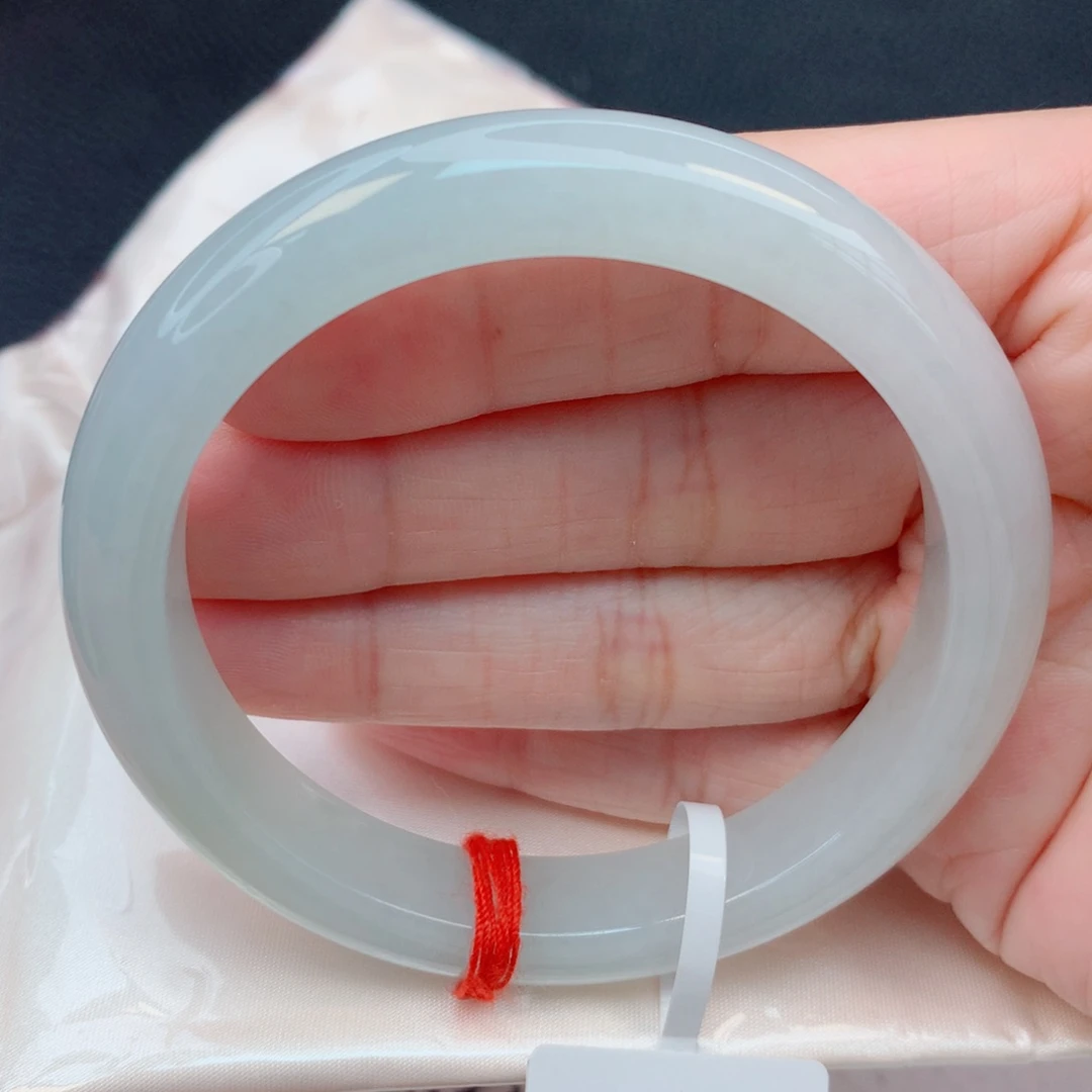 翡翠未镶嵌手镯57.5圈 细糯化浅绿底完整度高捡漏