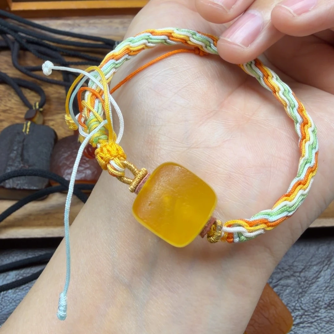 琥珀未镶嵌吊坠(赠链)