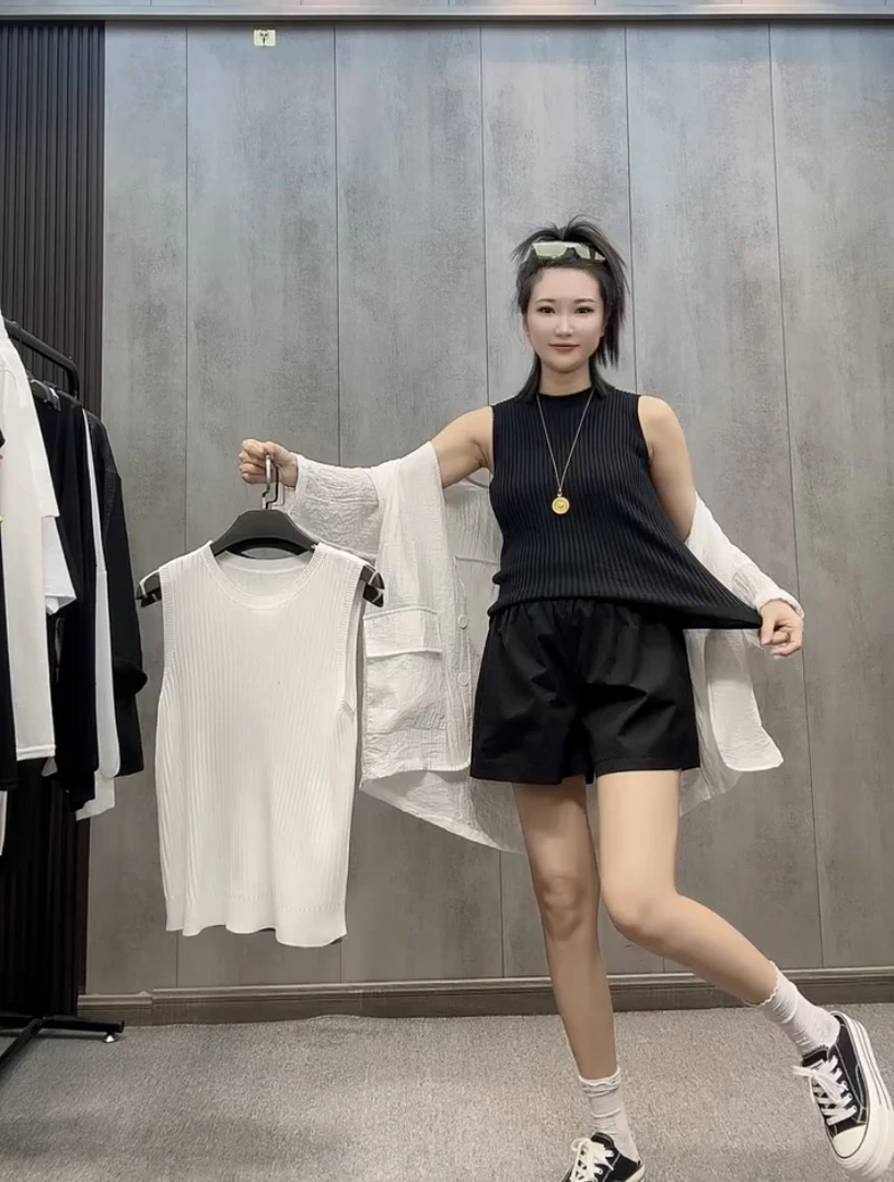 圆领针织吊带背心女2025夏季新款弹力宽松打底衫无袖西装内搭上衣