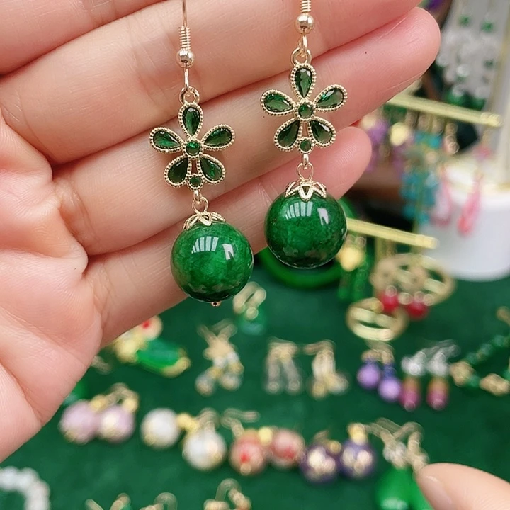 石英质玉合金耳钉