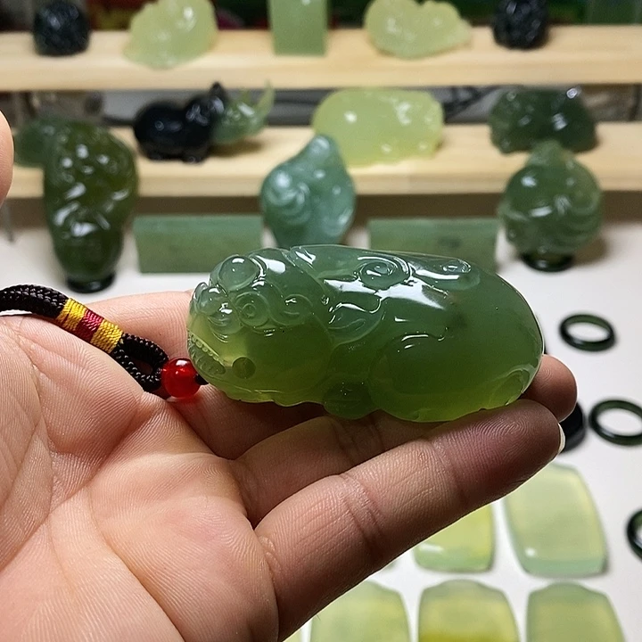 岫玉未镶嵌手把件