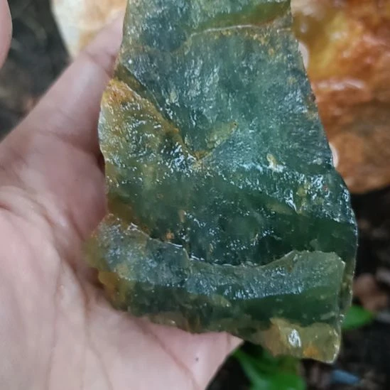 蛇纹石玉未镶嵌珠宝奇石