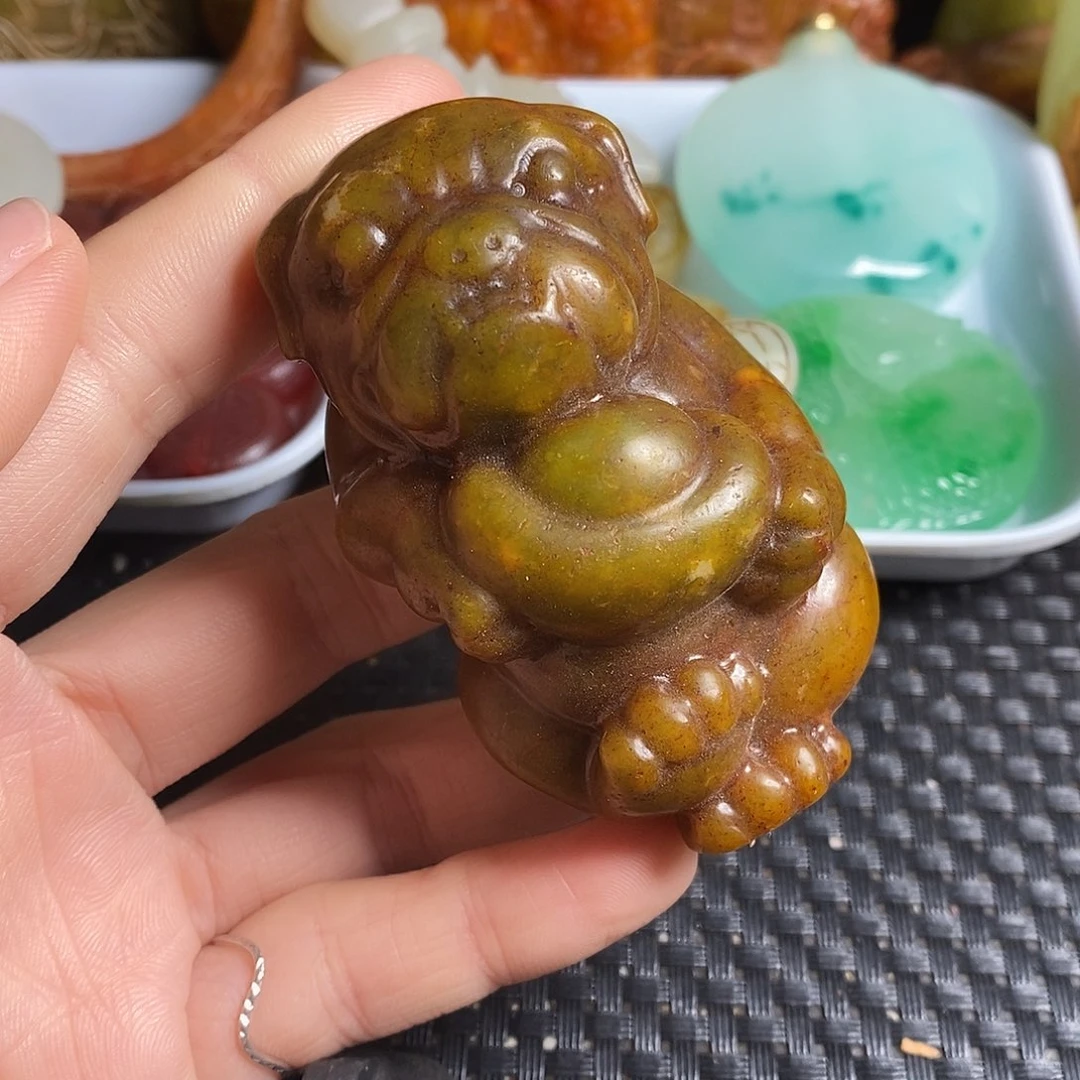 岫岩老玉（透闪石质玉）未镶嵌珠宝奇石