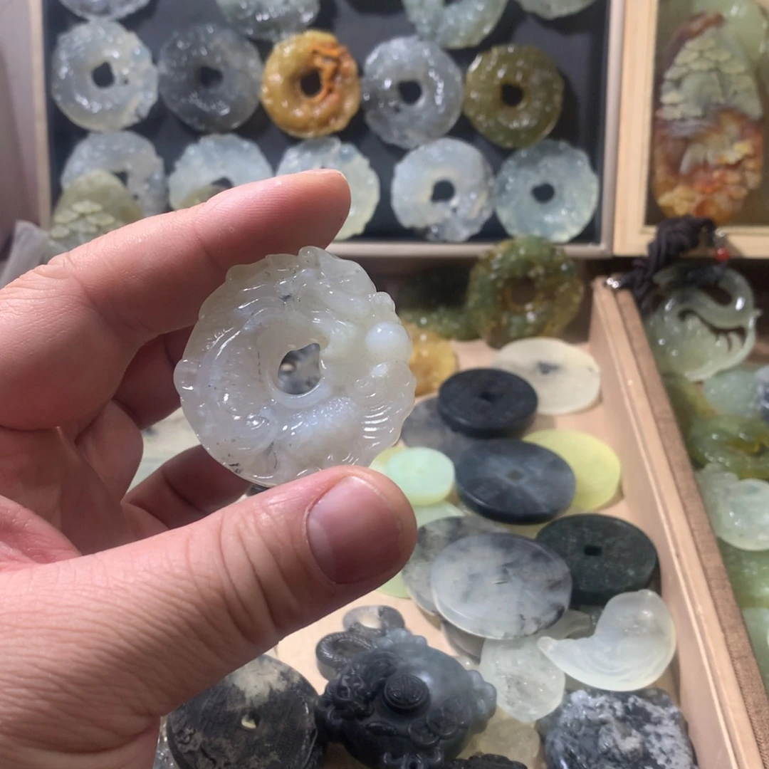 【闪购商品】蛇纹石玉颈饰未镶嵌