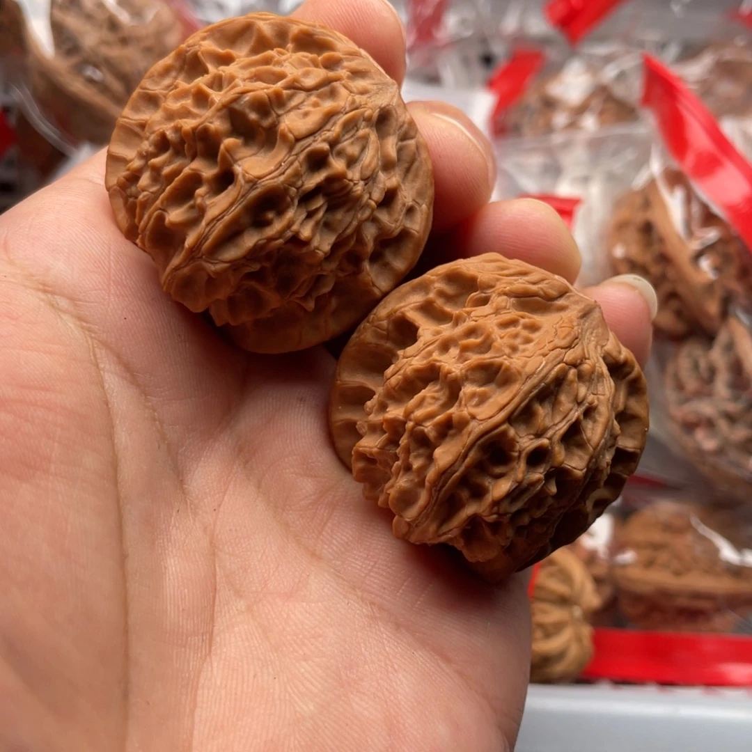 文玩核桃吊坠苹果园