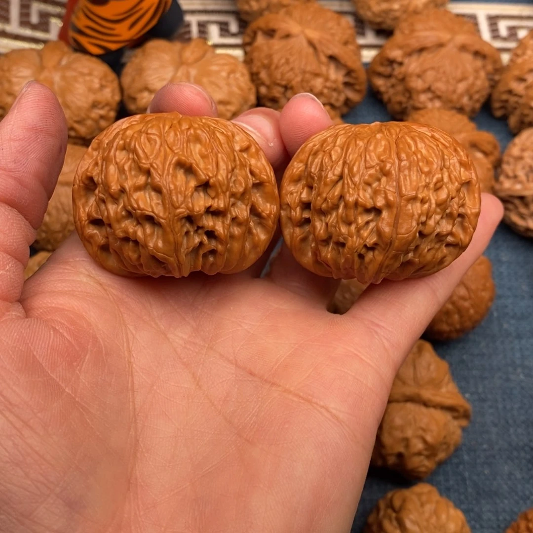 文玩核桃把件麋****鲁42正磨