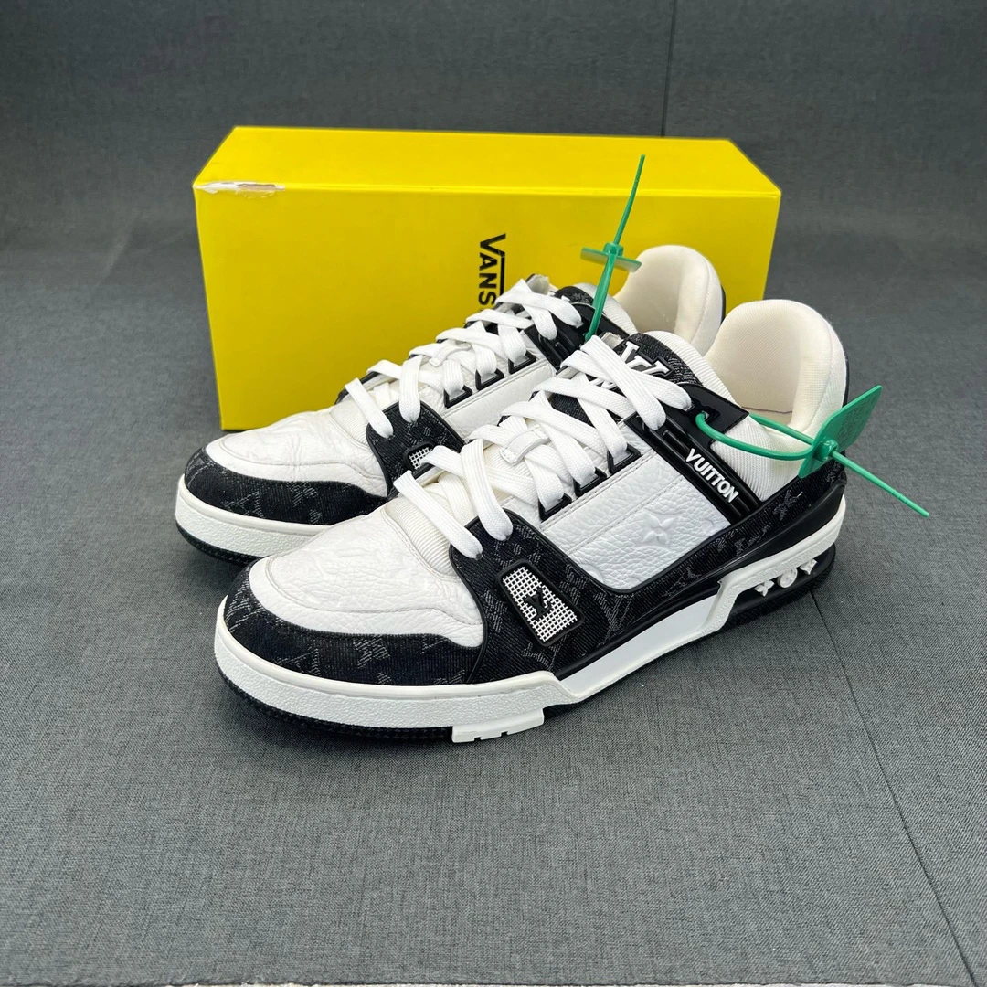 95新 LouisVuitton/路易威登 码数 43 lv trainer鞋黑白牛仔原盒