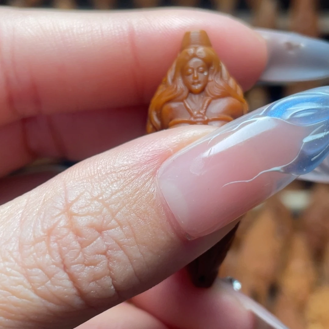 橄榄核把件捆绑美女