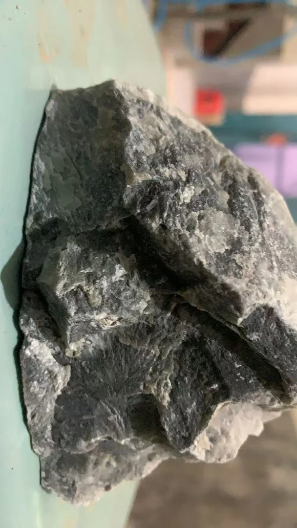 纯天然新疆且末原石