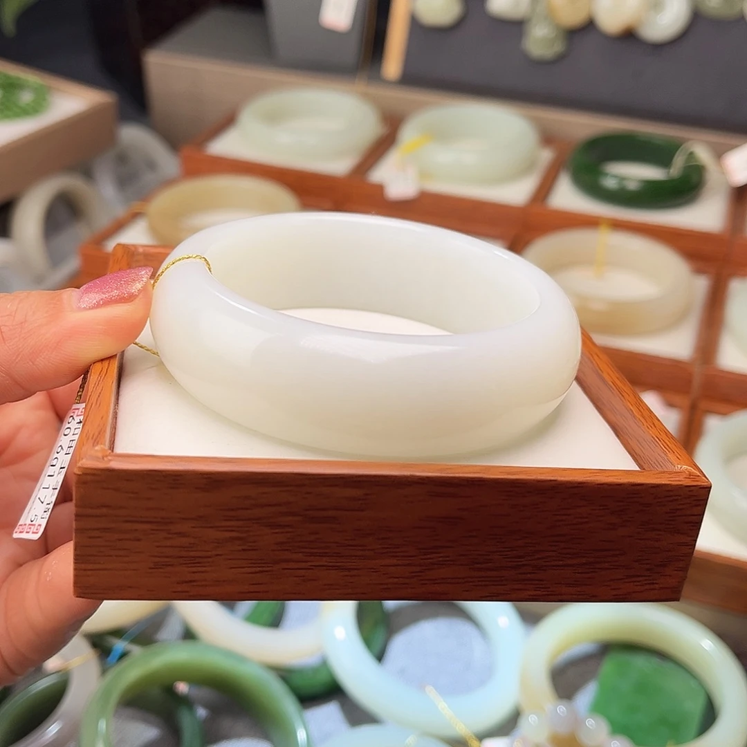 和田玉未镶嵌手镯60.6