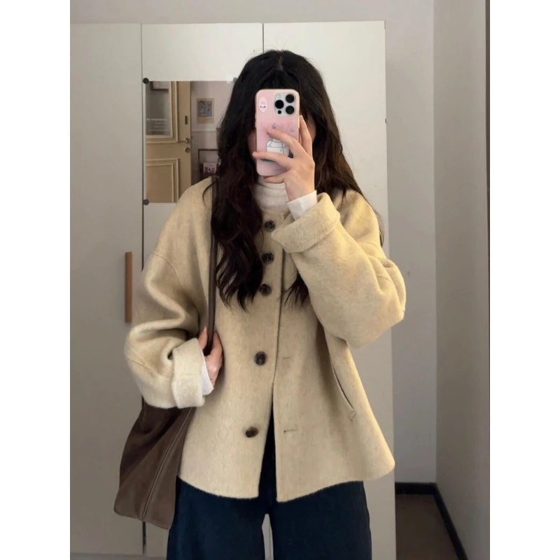 MARIE.COCO韩系小香风卡其色双面呢短外套半高领上衣牛仔裤三件套