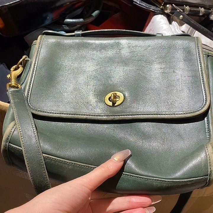 呦***这中古香水沐浴露持久留香