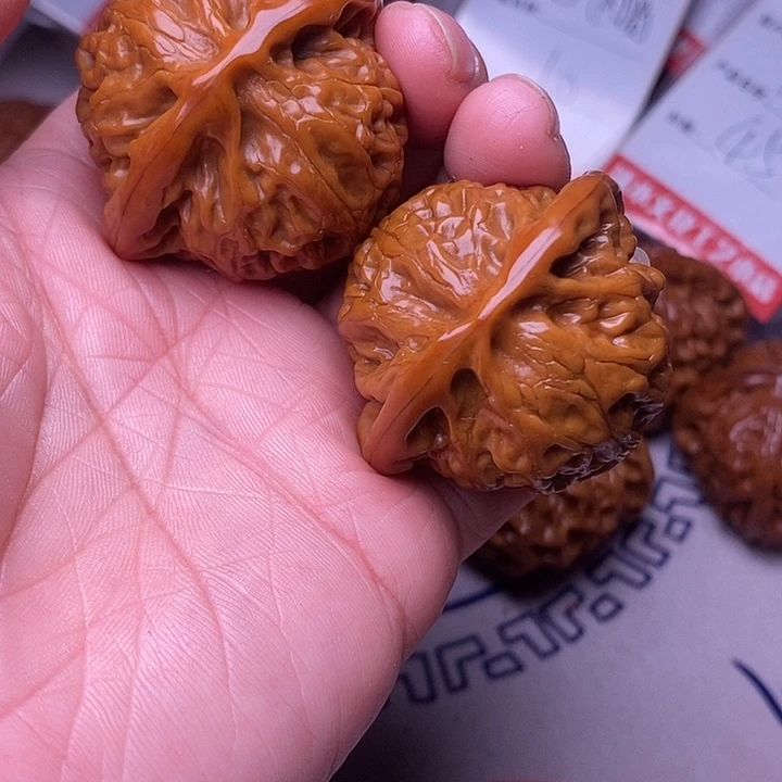 逍***术文玩核桃吊坠宫灯