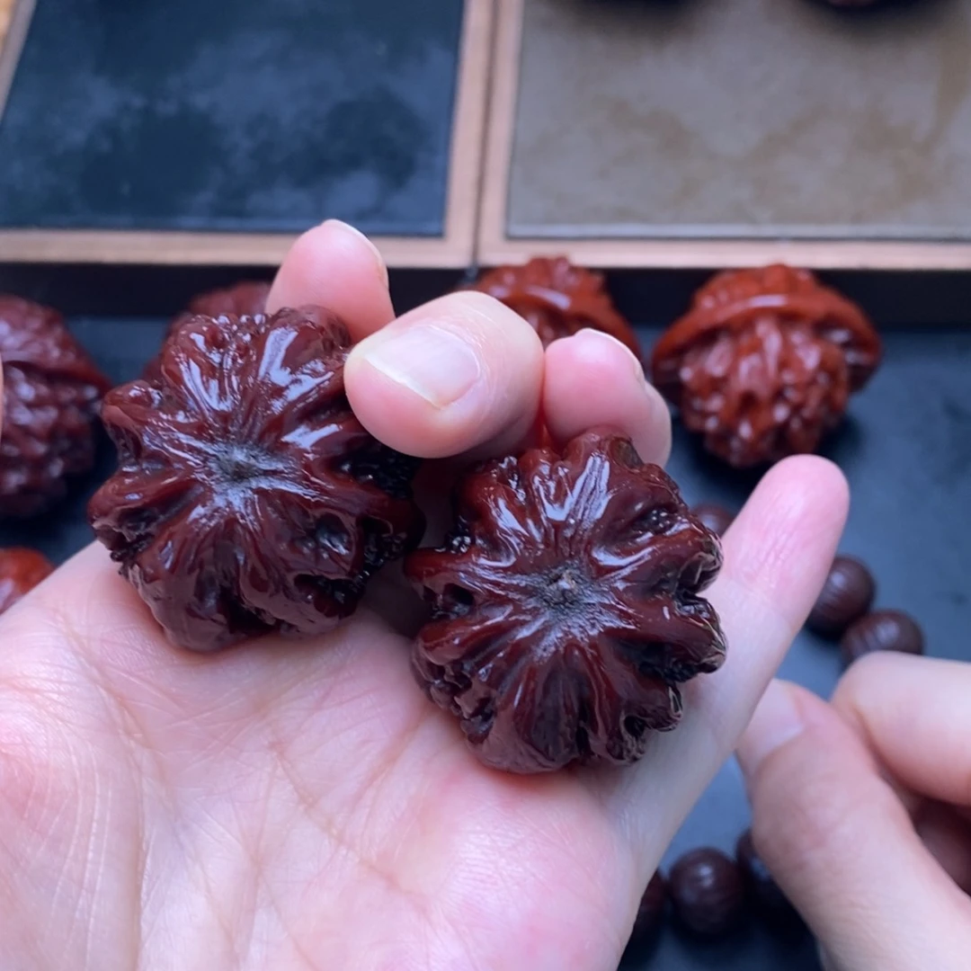 文玩核桃吊坠秋子