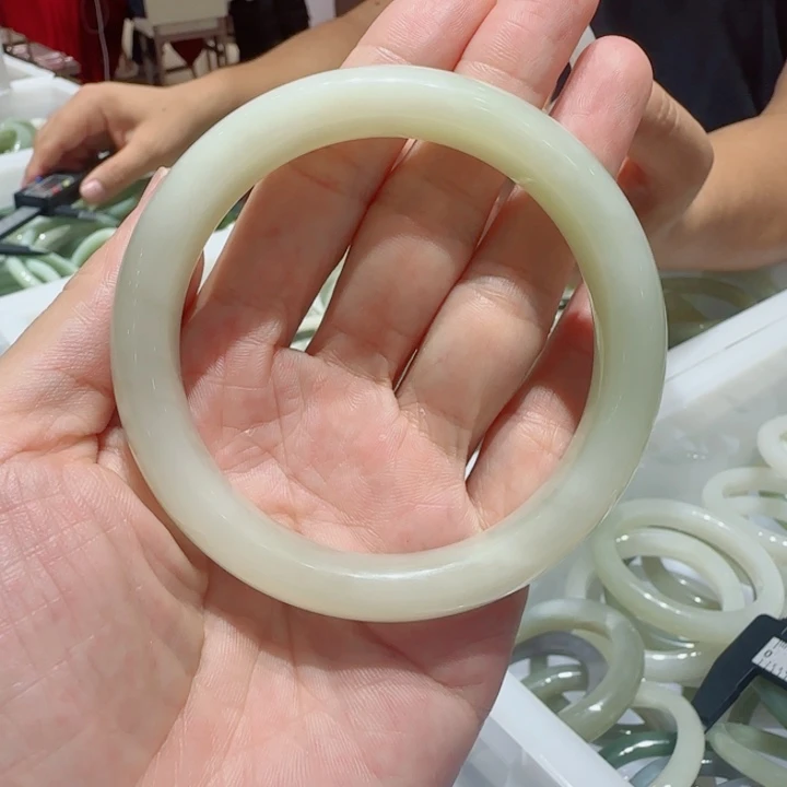 未镶嵌手镯和田玉57