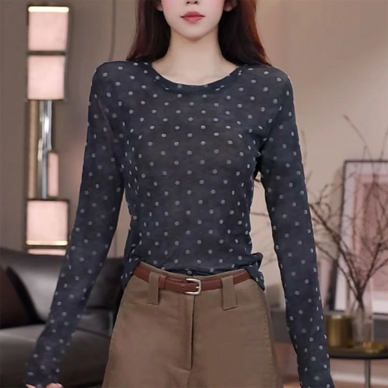 时尚休闲风设计感圆领波点显瘦T恤夏季舒适透气修身百搭长袖上衣