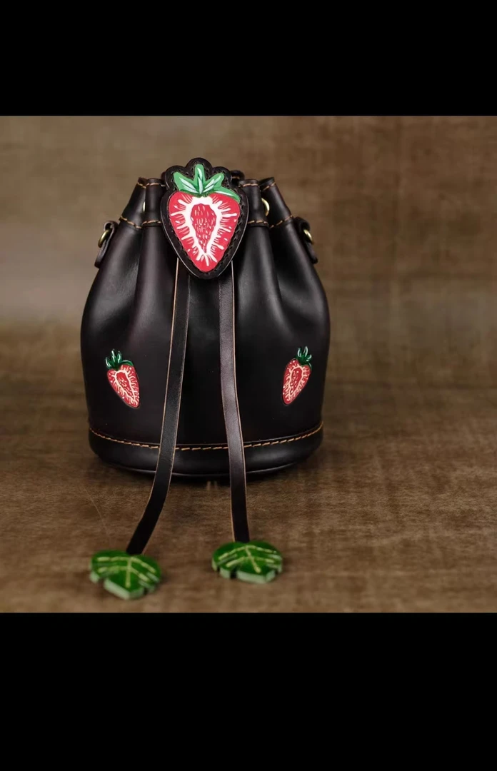 【草莓水桶包】皮雕草莓