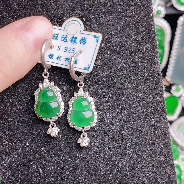 翡翠未镶嵌耳饰耳包