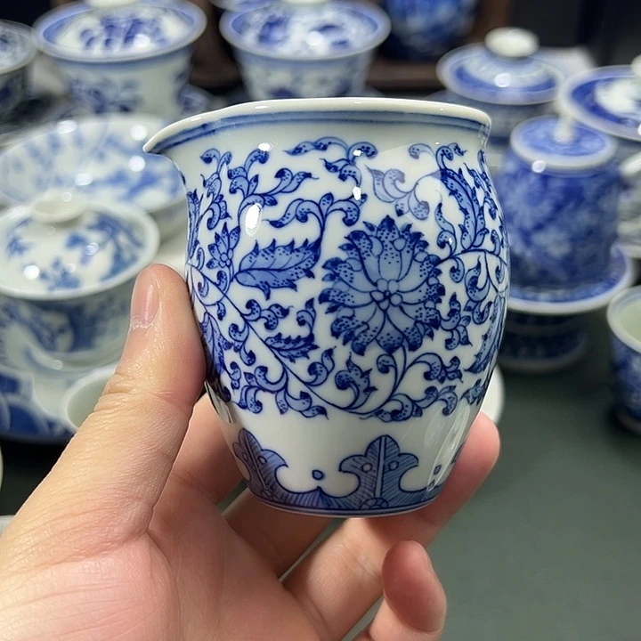 微瑕柴窑点工缠枝花卉公道杯