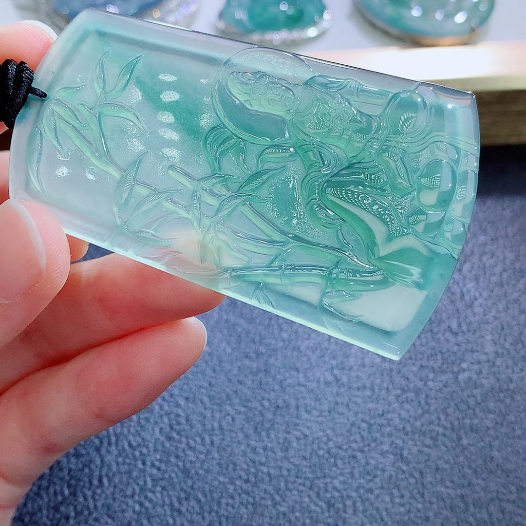 翡翠未镶嵌颈饰翡翠