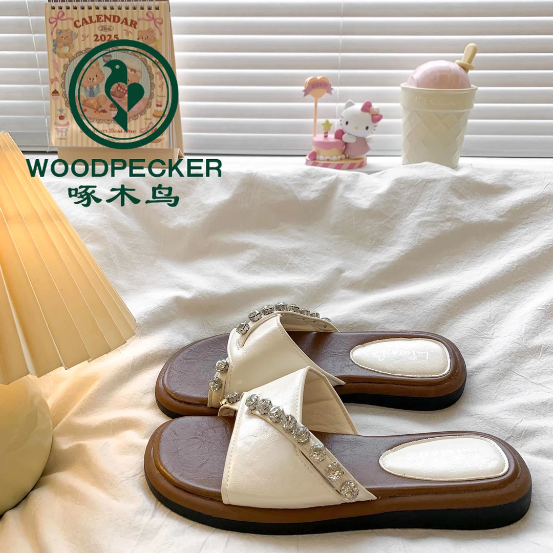 啄木鸟水钻一字拖鞋女夏外穿2025新款法式配裙子绝美厚底勃肯凉拖