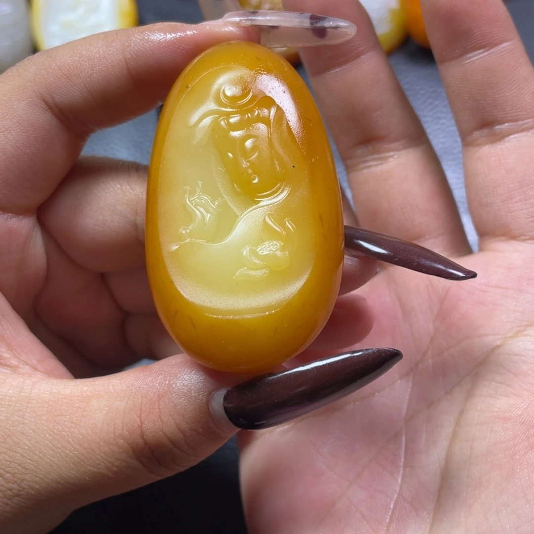 独***下和田玉未镶嵌颈饰
