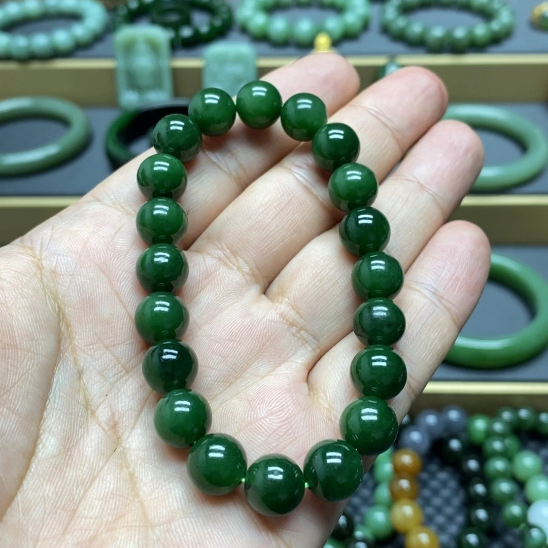8***仔和田玉（碧玉）未镶嵌手链