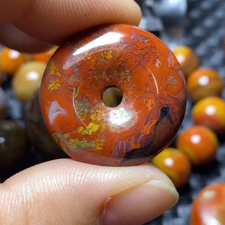 玛瑙/玉髓颈饰未镶嵌苹*花