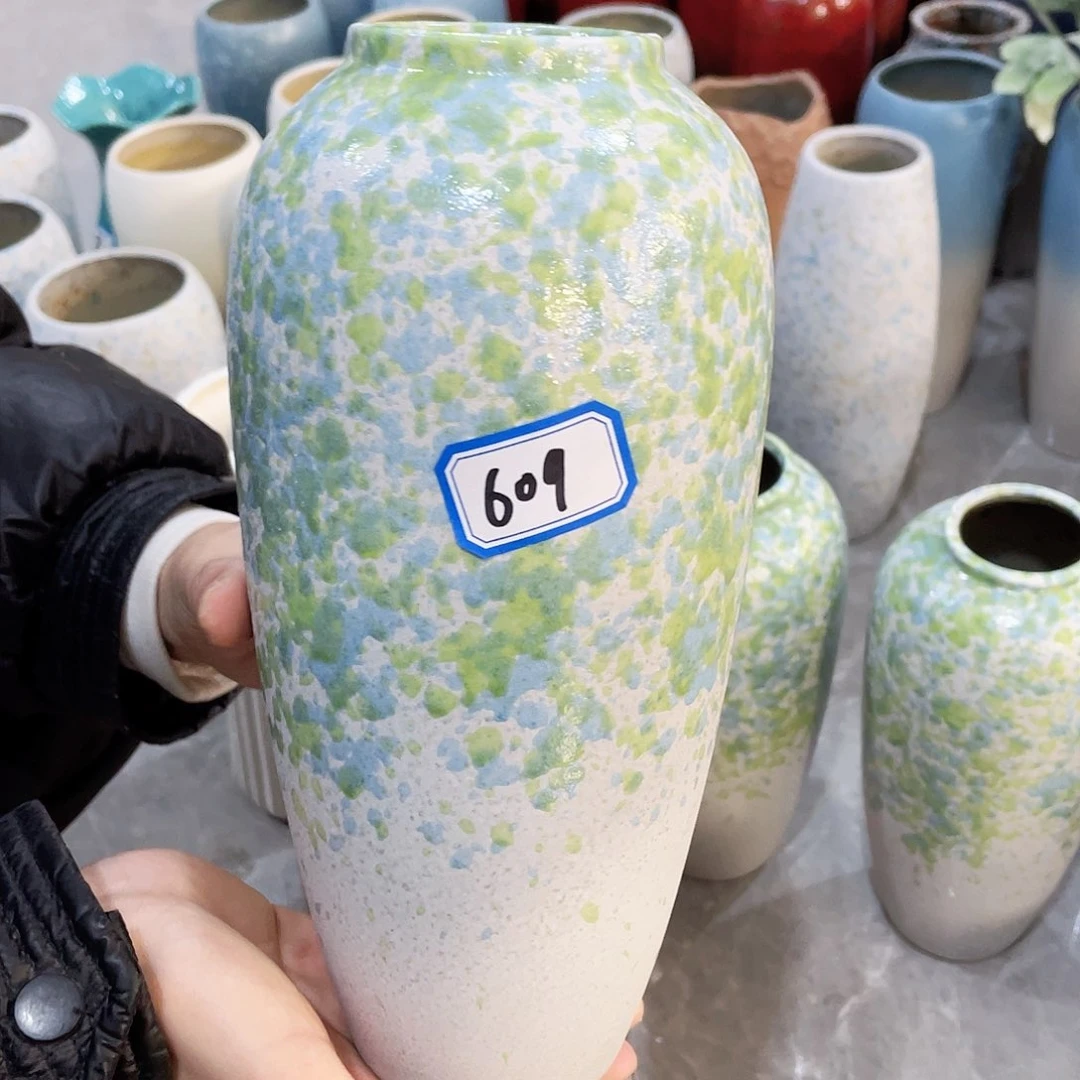 瓶609号复古陶瓷高25厘米微瑕一个