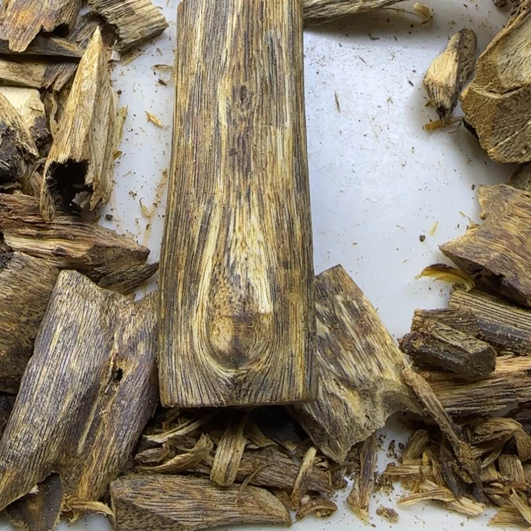 沉香碎屑沉香言*?沉香原材料