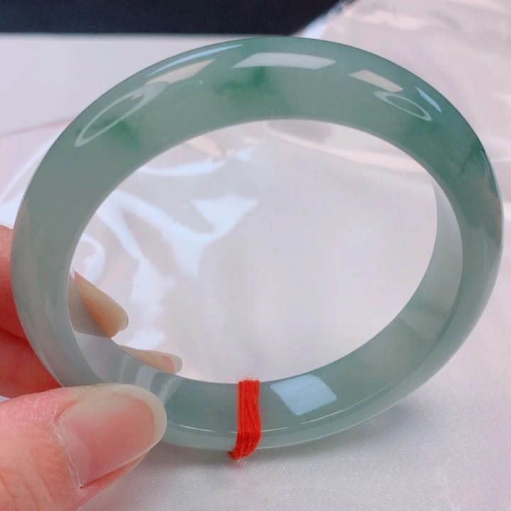 翡翠未镶嵌手镯57圈口冰润细腻，高性价比