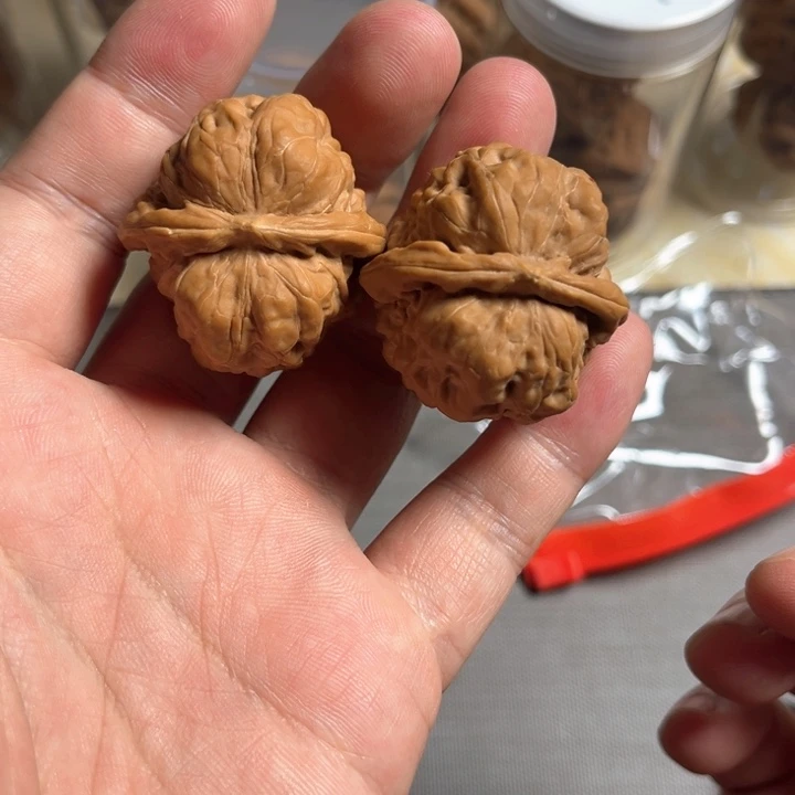 文玩核桃吊坠蛤蟆头