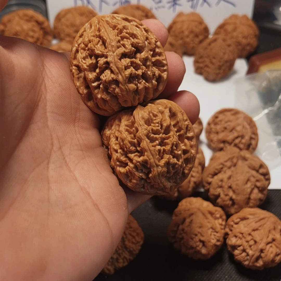 文玩核桃吊坠大粗筋