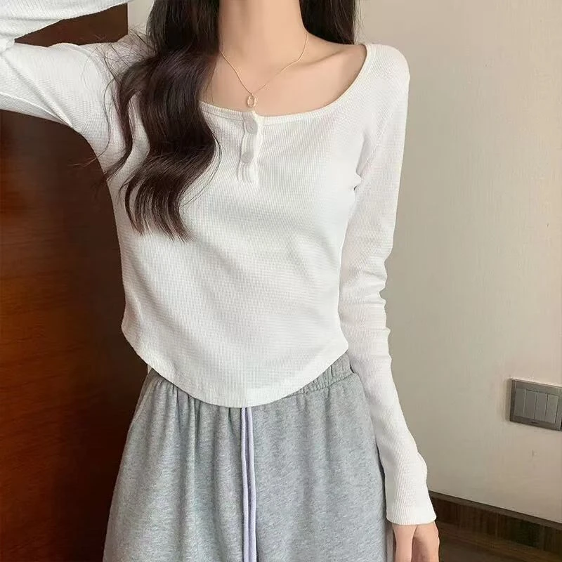 K1.326牛牛设计感圆领长袖t恤女士