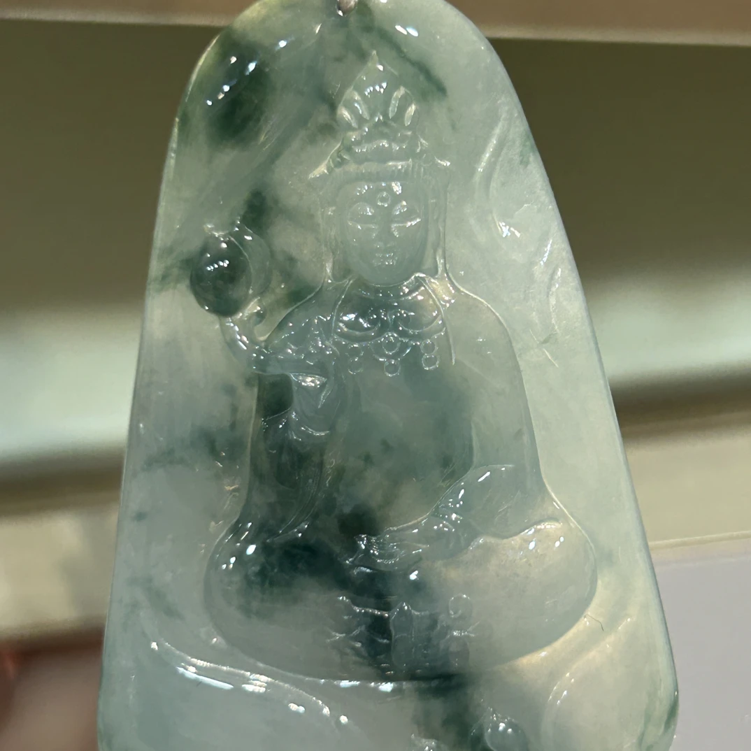 翡翠A货观音挂坠