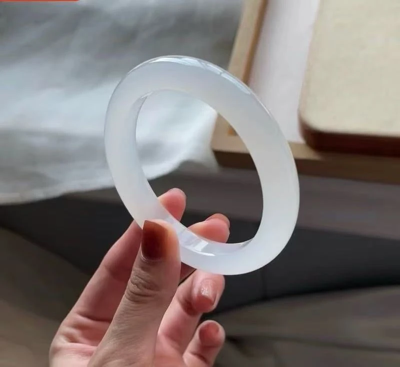 石英质玉手镯未镶嵌：37