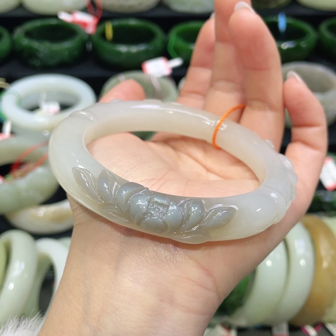 未镶嵌手镯和田玉19。   圈口62+