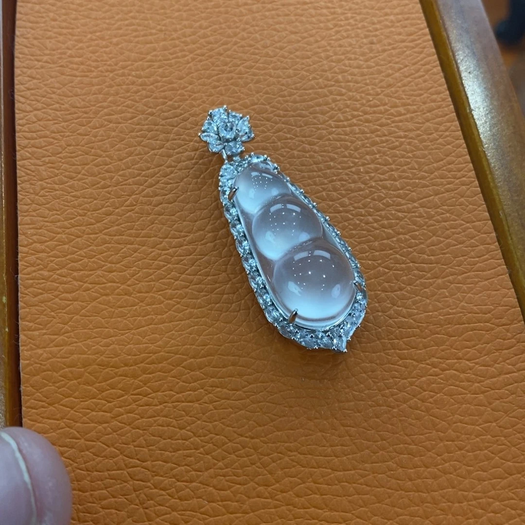 石英质玉吊坠(赠链)银S925镀金镶嵌