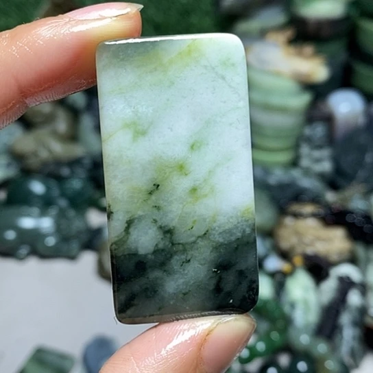 独山玉未镶嵌珠宝半成品