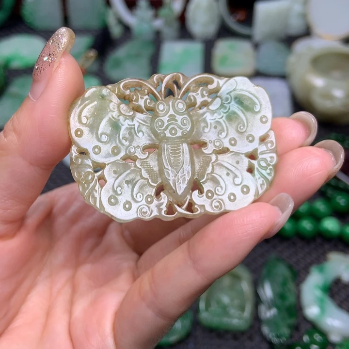 翡翠未镶嵌挂件清