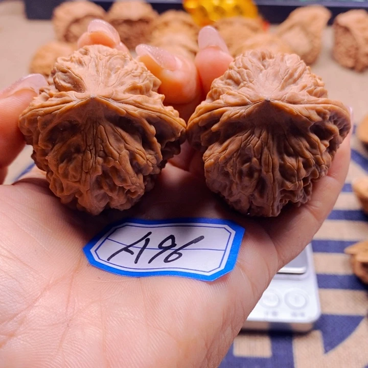 把件文玩核桃鸡心