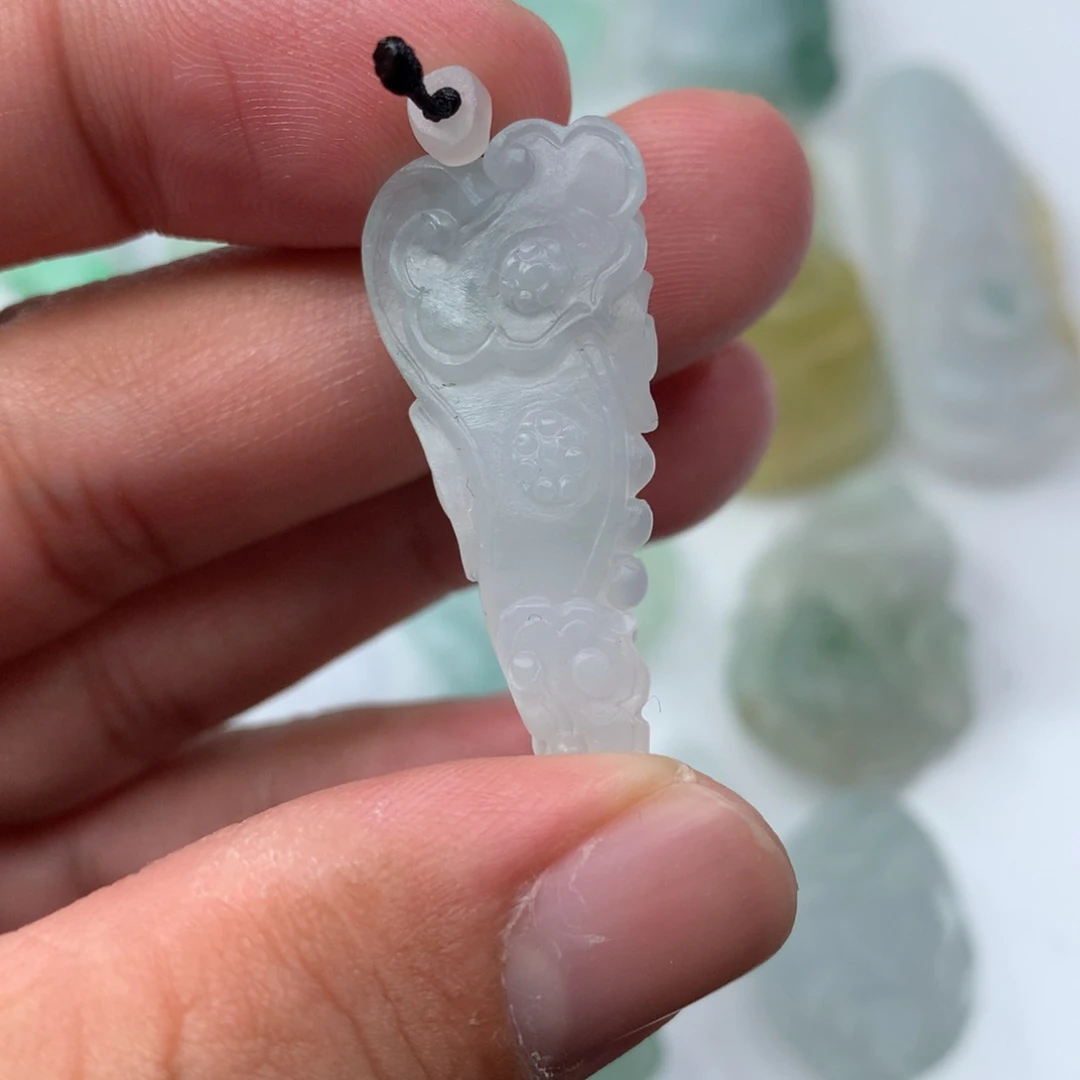 未镶嵌定制翡翠吊坠