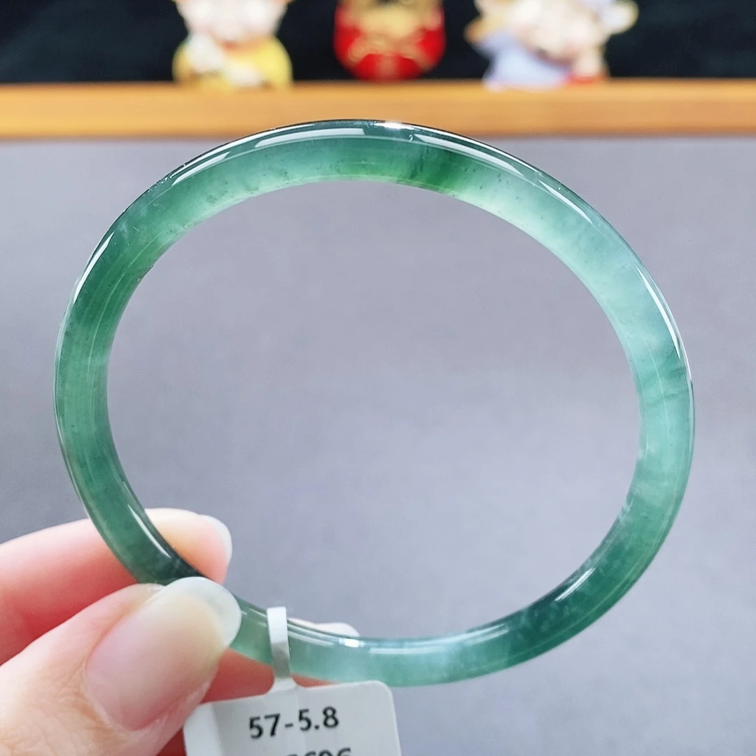 翡翠未镶嵌手镯81