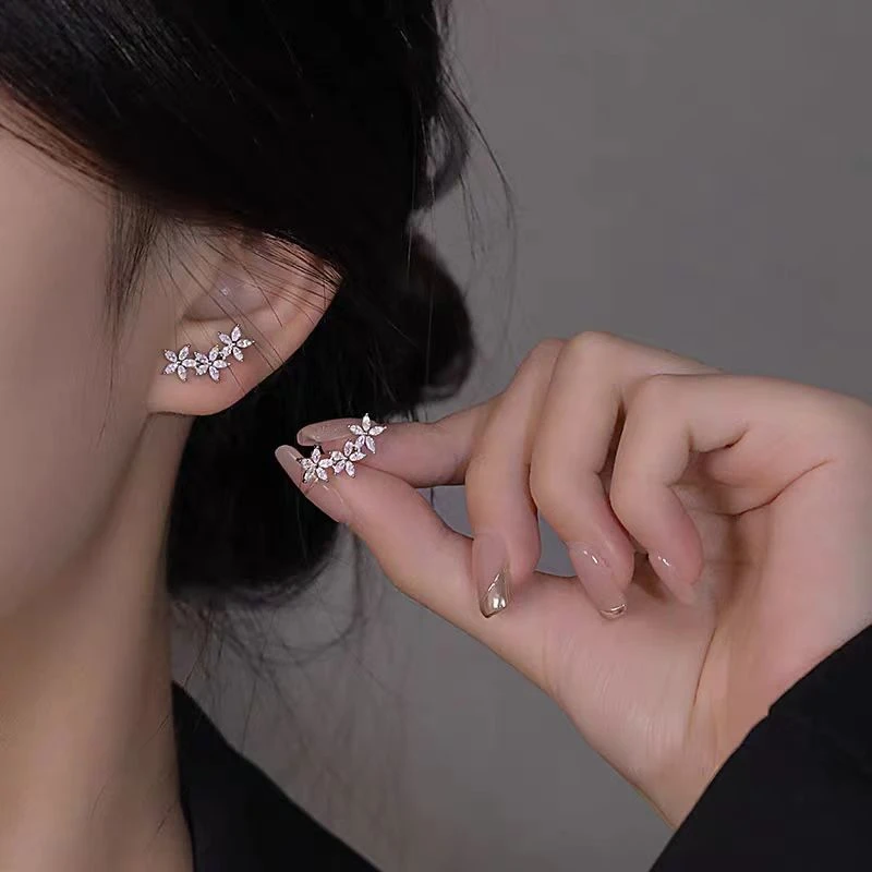 繁花似锦耳环女时尚高级感冷淡风超闪仿锆花朵ins风耳饰