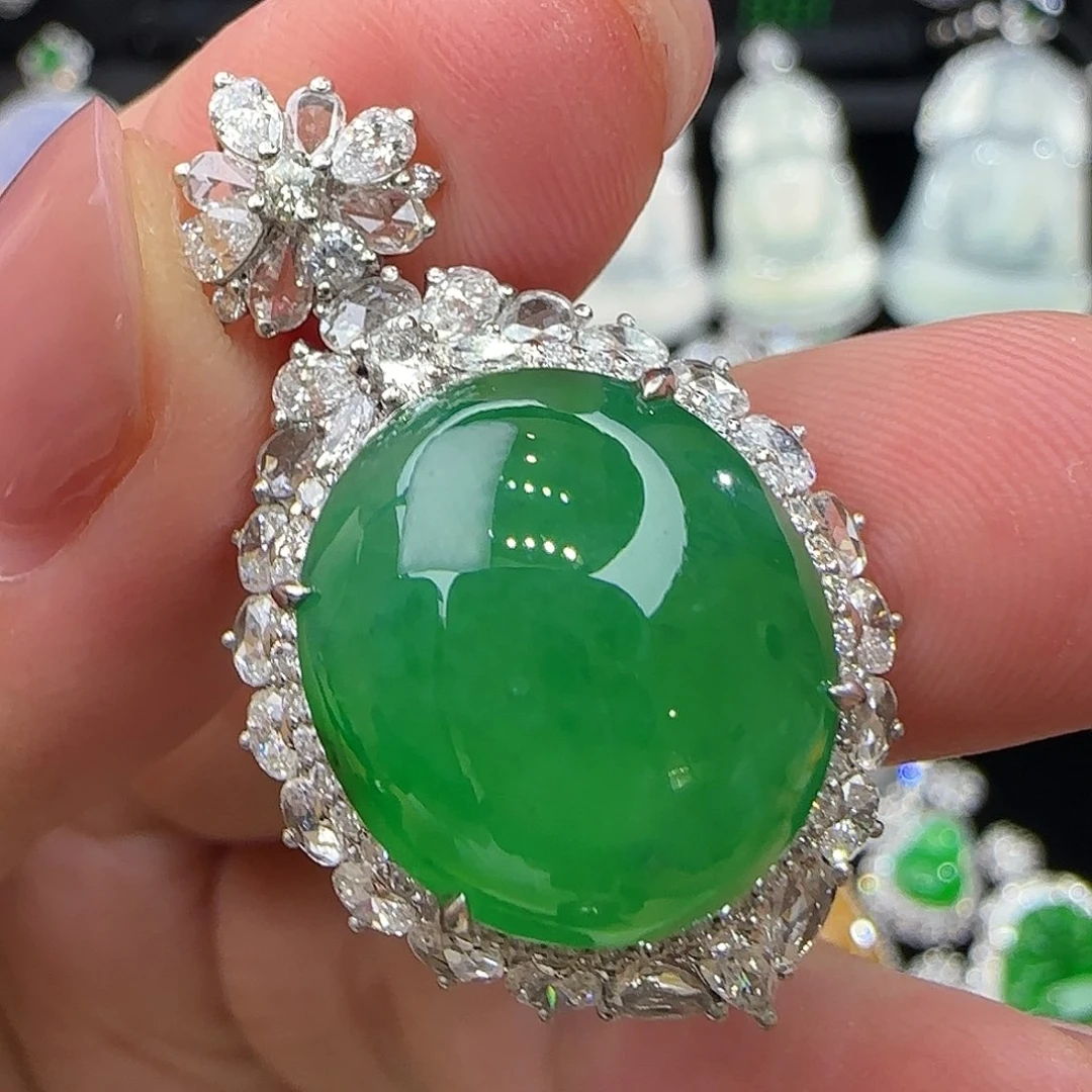 颈饰18K金镶嵌翡翠天然翡翠