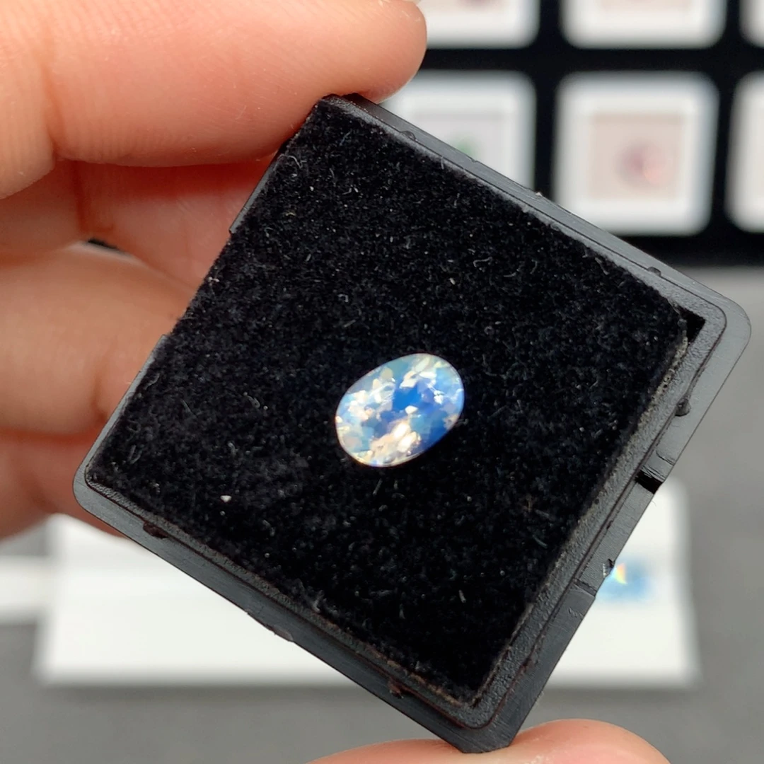 月光石裸石5✖️7mm蓝月光