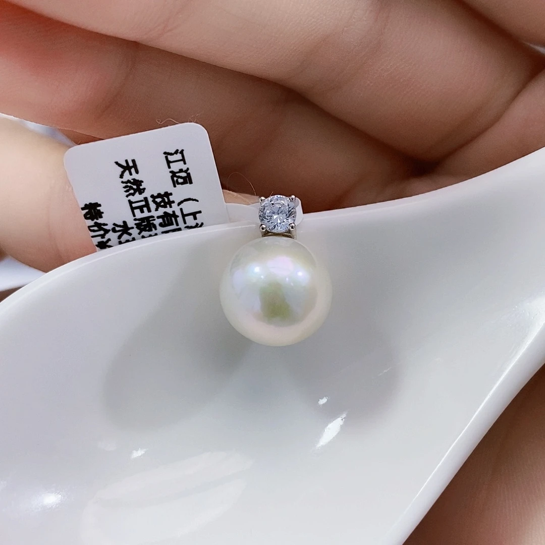 银S925镶嵌淡水珍珠特价极光王菲吊坠11-12m m