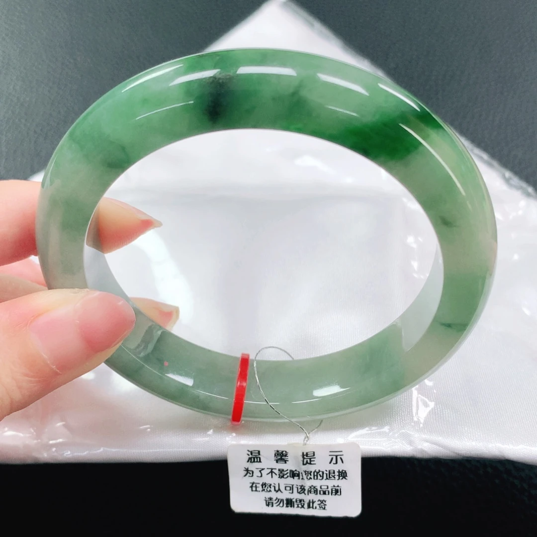 翡翠手镯未镶嵌57圈