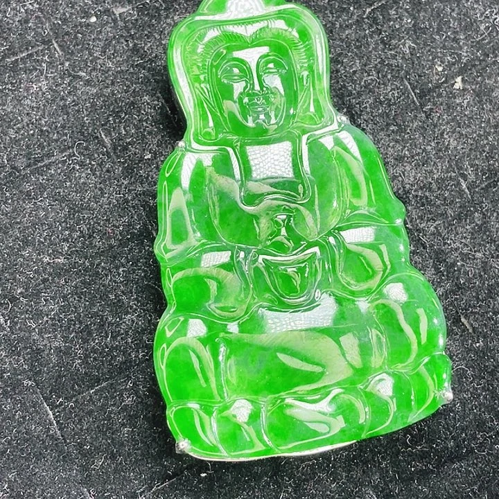 翡翠未镶嵌颈饰81