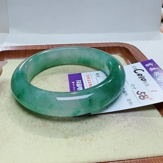 石英质玉手镯未镶嵌明*